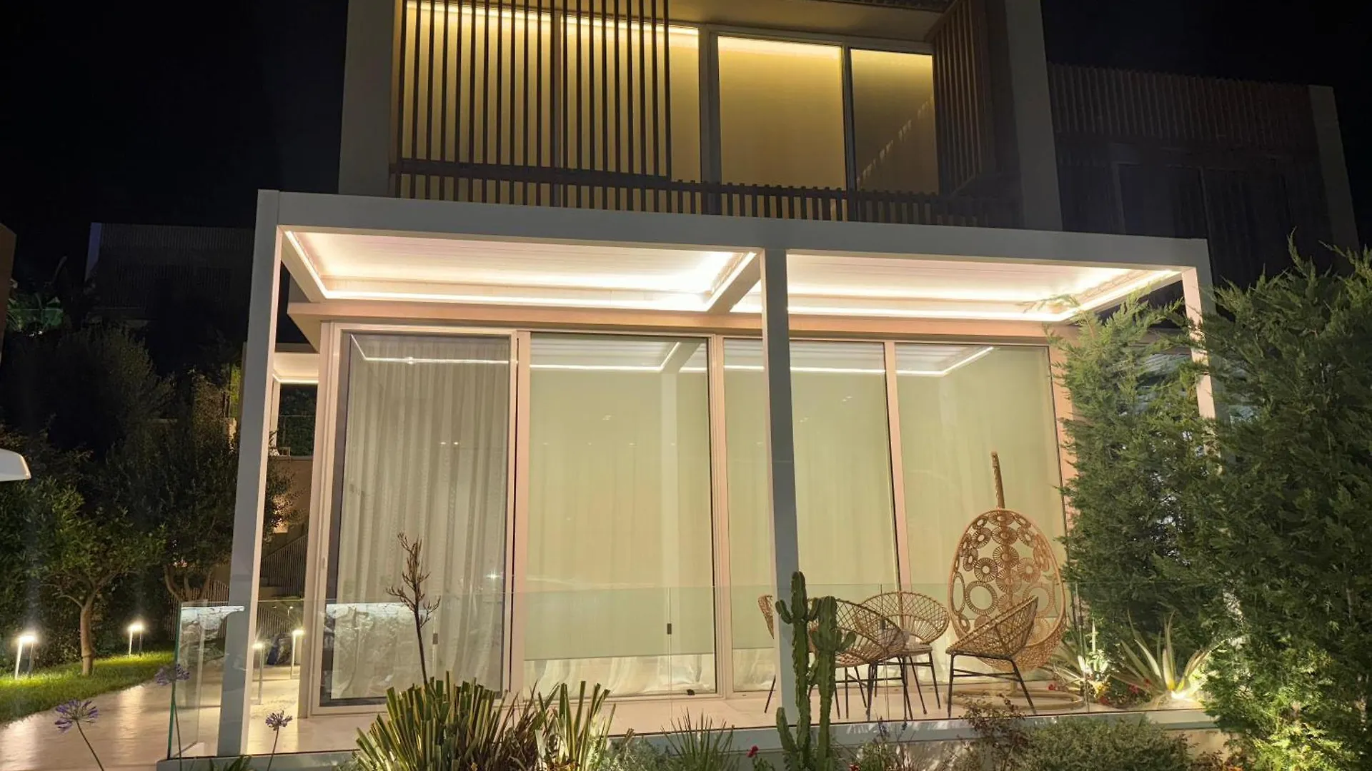 Вилла Sea Drive Luxury Vila Green Coast Палас
